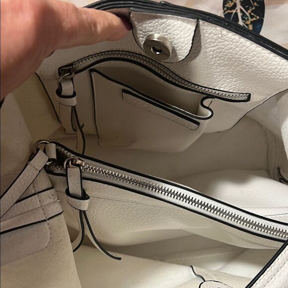Steve Madden White Bucket Bag - Picture 13 of 16
